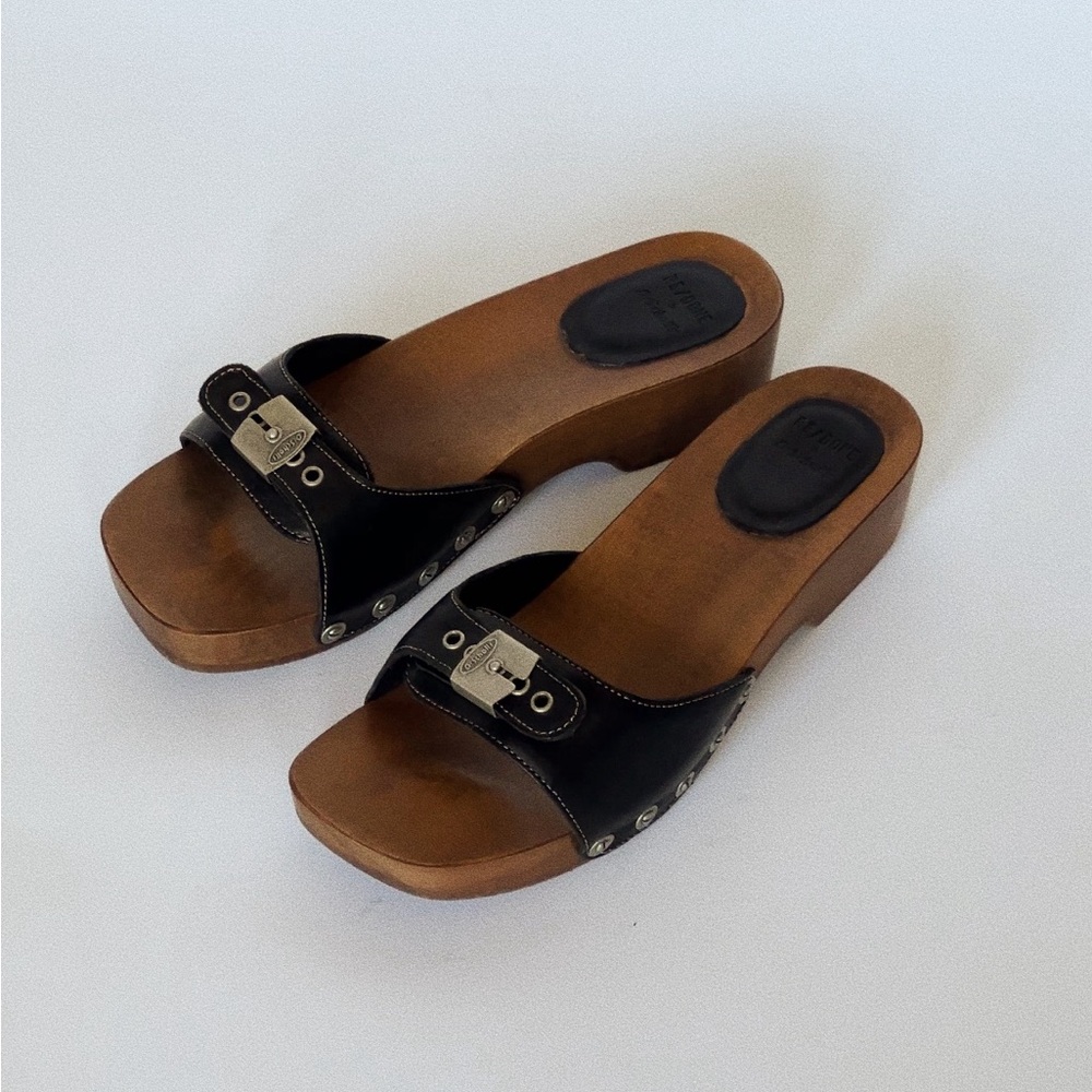 RE/DONE x Dr. Scholl’s Clogs